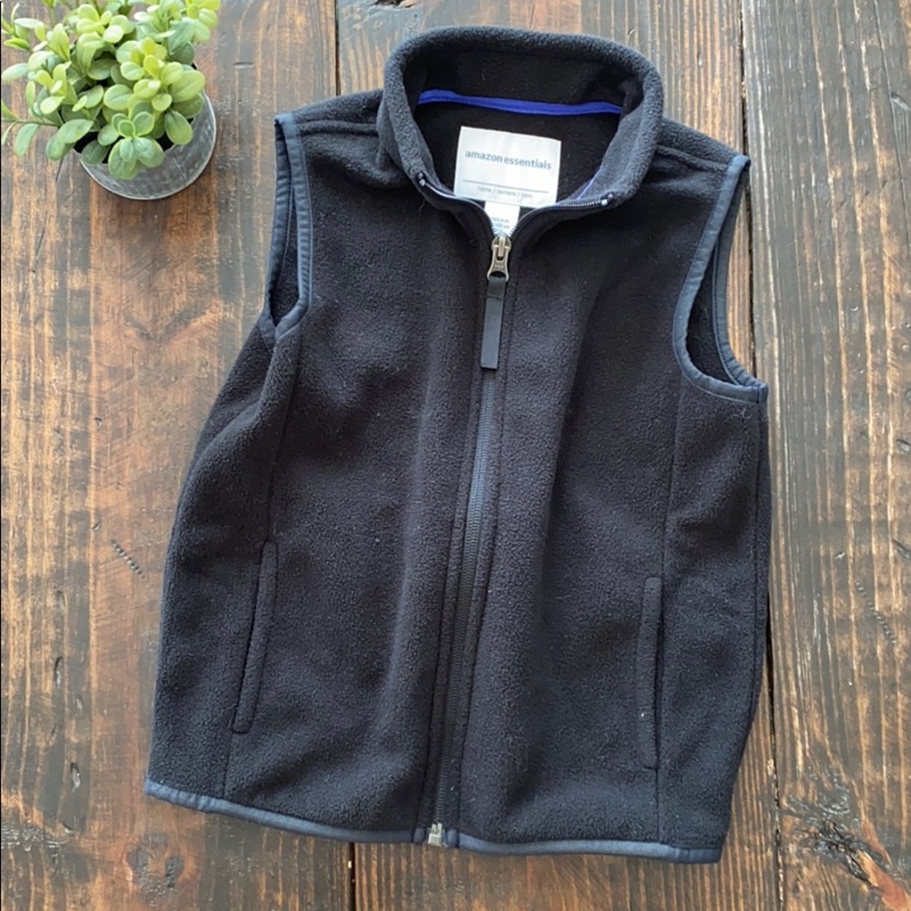 Boys Amazon Essentials Vest-4T